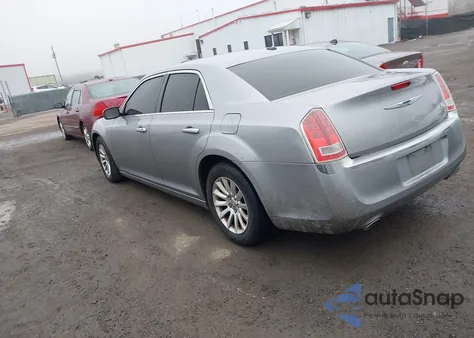 2014 Chrysler 300 z USA, uszkodzony, nr VIN 2C3CCAAG5EH326969